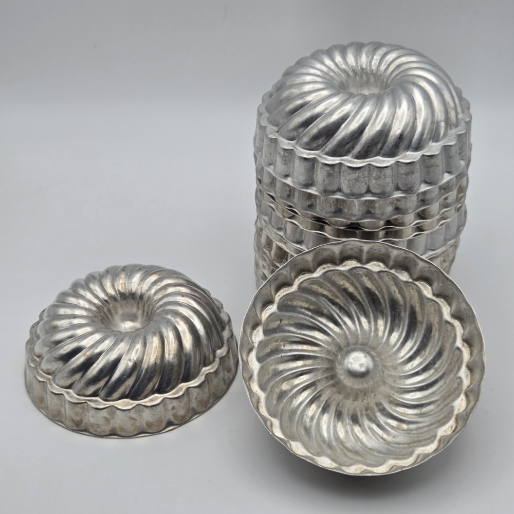 Lot Of 15 Vintage Aluminum Gelatin Jello Dessert Baking Molds 3.75" x 1.25"